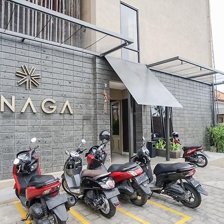 Tanaga Coliving Hotell Seminyak Exteriör bild